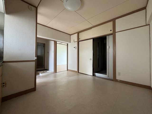 土谷マンションの内装