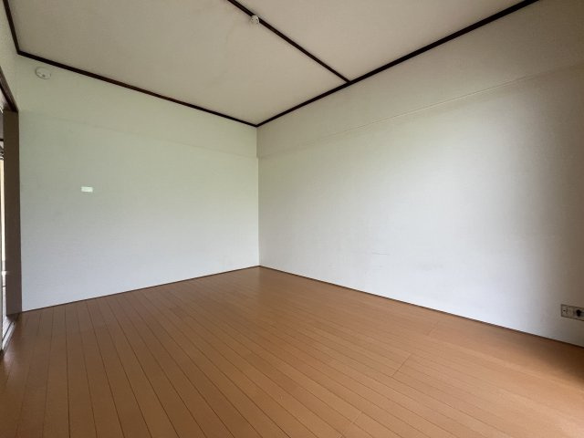 土谷マンションの内装