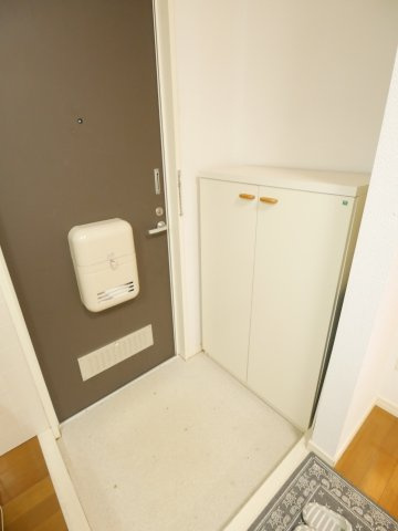 フラワーハイツ萩の玄関