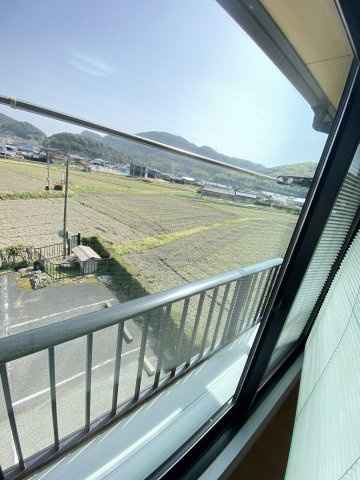 ディアス中塚のバルコニー|写真は同タイプの別室写真です。実際の室内の状態や設備、眺望等は現況を優先とさせていただきます。