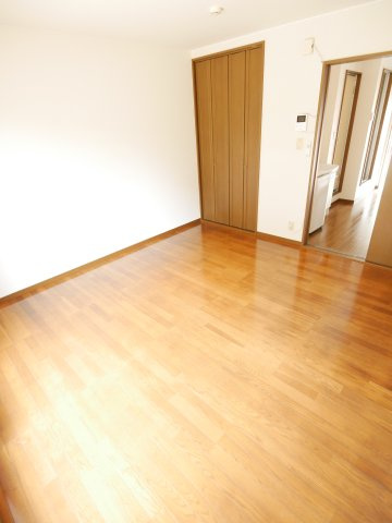 ルミエール宮野の居間・リビング