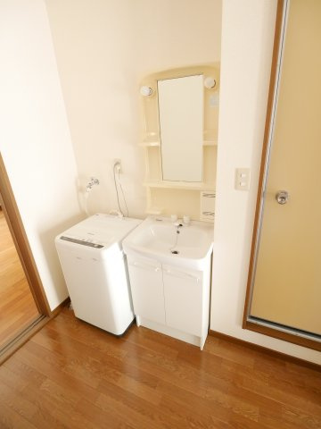 ルミエール宮野の洗面所|独立洗面台