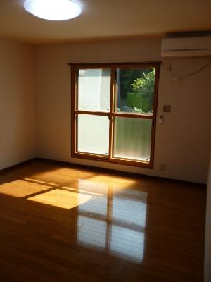 ルミエール宮野の居間・リビング