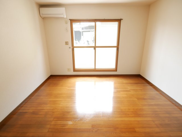 ルミエール宮野の居間・リビング