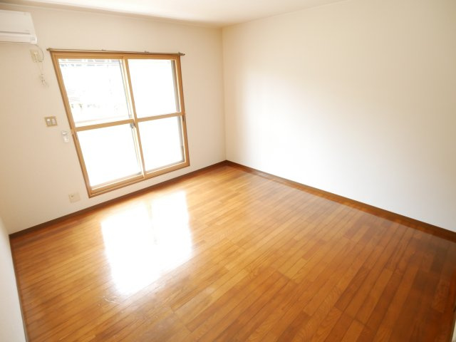 ルミエール宮野の居間・リビング