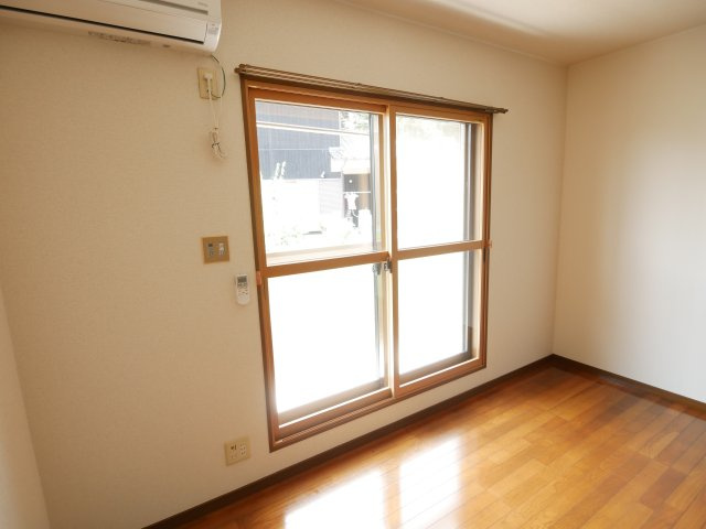 ルミエール宮野の居間・リビング|二重サッシで防音効果抜群