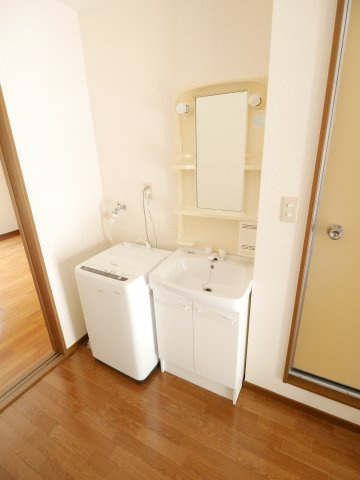 ルミエール宮野の洗面所|独立洗面台