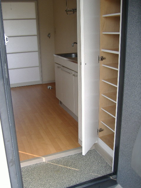 フレグランスSⅠの玄関|＊別室の写真につき現況優先です