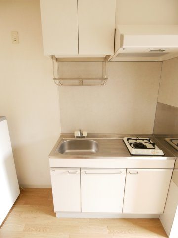ラ・カノープスのキッチン|コンパクトなキッチンには１口ガスコンロがついています。