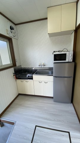 LUNA FIOREのキッチン|白基調のコンパクトなキッチンです。