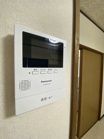 LUNA FIOREのセキュリティ|テレビドアフォンがついているので来客対応時安心です。
