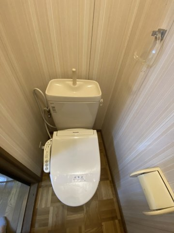 LUNA FIOREのトイレ|ウォッシュレット付きのトイレです。