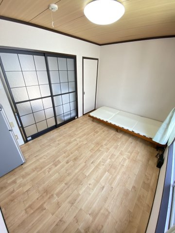 サンイーストの洋室