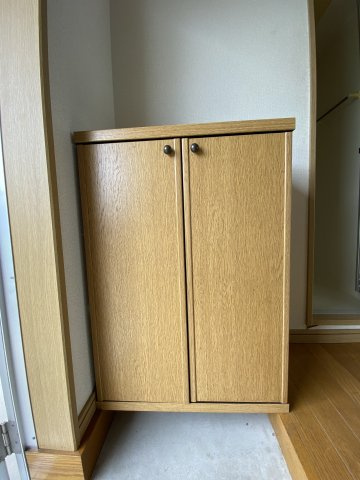 ビレッジ・ラ・フランスの収納|玄関横に靴箱があります。
