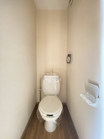 メゾンド・メイナドのトイレ|シンプルなトイレです。