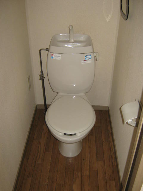 メゾンド・メイナドのトイレ|シンプルなトイレです。