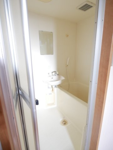 エル・モールKei２の浴室|シャワーを浴びることができます