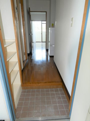 スカイハイツみやびの玄関