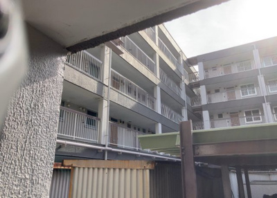 【内装】 | 東林間コーポラス | 共用部分は、一棟の建物に住む区分所有者全員が共同で所有するとし、共用部分の管理、補修などは、区分所有者で形成される管理組合が行います。個人の判断で勝手に変更することはできませんので覚えておきましょう。