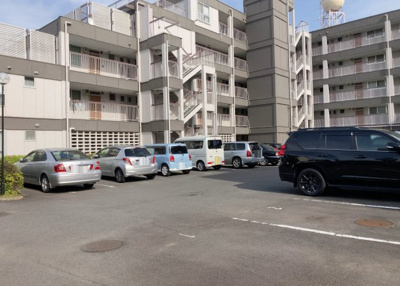 【駐輪場】 | 東林間コーポラス | マンションの駐輪場は、事前に空きがあるか確認を取ると安心です。せっかく入居したのに駐輪スペースがない！なんてことになったら大変ですよね。そこで、内見時や購入前にはまず事前に確認しておくと良いでしょう。