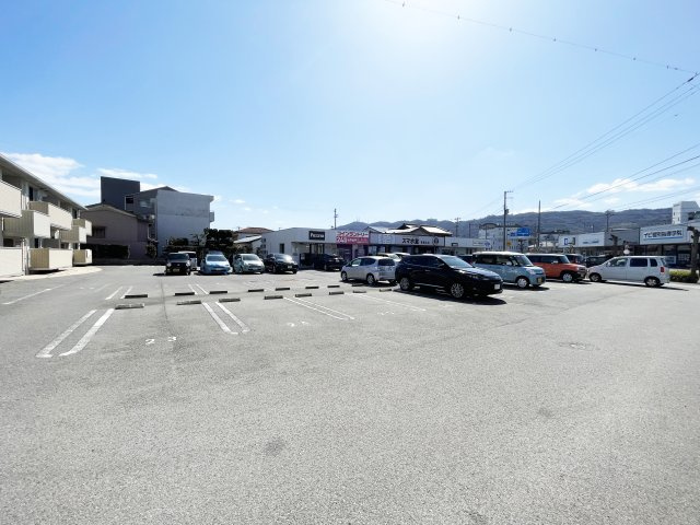 Ｍｓ’弐番館の駐車場