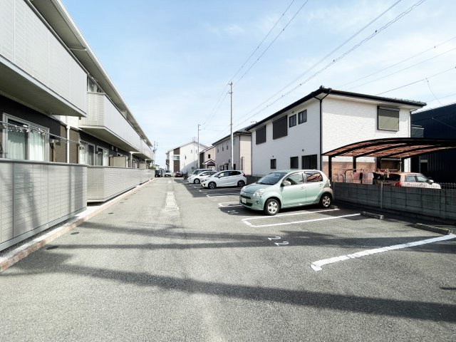 ＳＥＥＤＳ ＷＩＴ 北矢三の駐車場