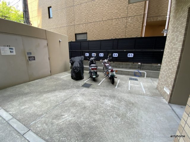 BROU上町台　仲介手数料無料の駐車場