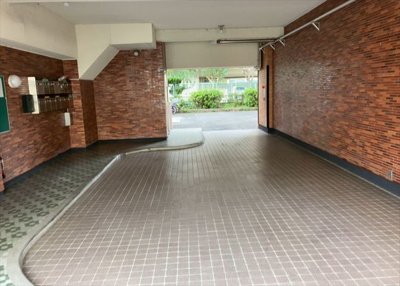 【受付】 | 敬和ハイツ | 受付はマンションコンシェルジュがいる場合もあれば、管理人が滞在する小部屋を総称して呼ぶことがあります。主にエントランスに設置されていることから、防犯面でも期待ができます。防犯設備がない場合はより安心！