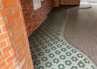 【その他共用部分】 | 敬和ハイツ | 共用部分は、一棟の建物に住む区分所有者全員が共同で所有するとし、共用部分の管理、補修などは、区分所有者で形成される管理組合が行います。個人の判断で勝手に変更することはできませんので覚えておきましょう。