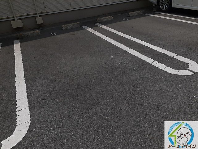 ボンボニエールの駐車場