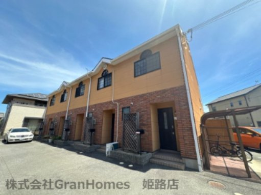 ローヤルライフの外観