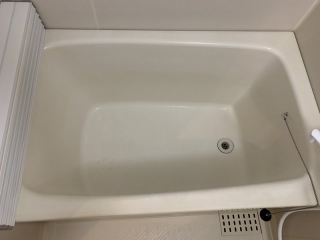 メゾンルミエールB棟の浴室