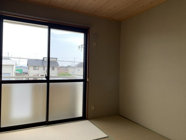 メゾンルミエールB棟の居間・リビング