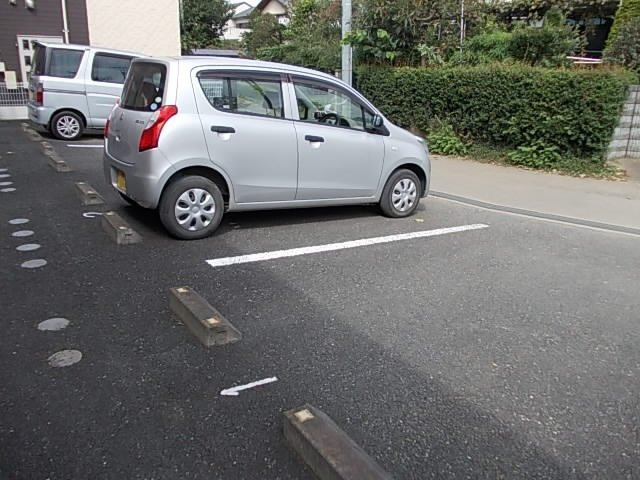 ティアラの駐車場