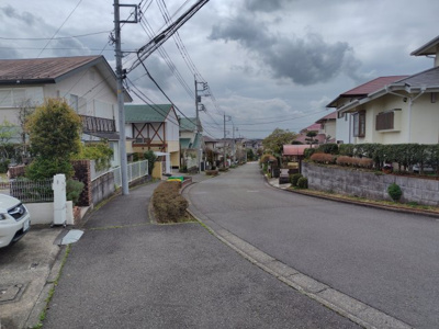 【前面道路含む現地写真】 | ゆとりある敷地　森の里