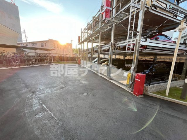 S-RESIDENCE志賀本通Northの駐車場