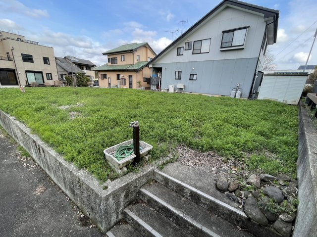 ①区画：114万円／閑静な立地です♪