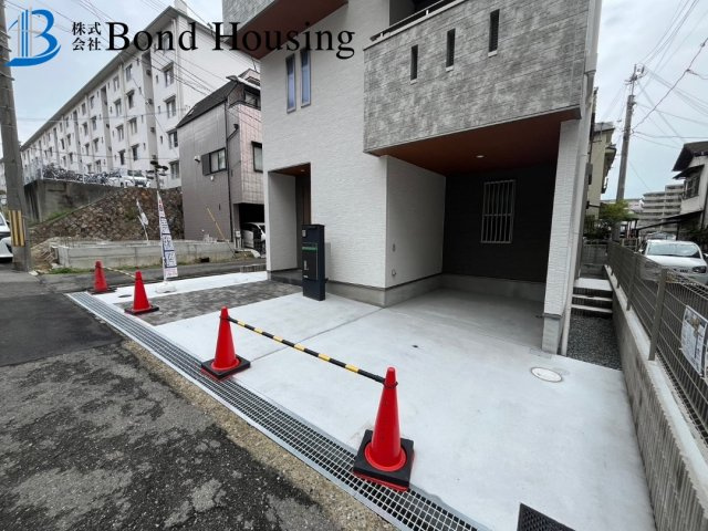 明石海峡大橋望めます　垂水区上高丸１丁目　新築戸建ての駐車場