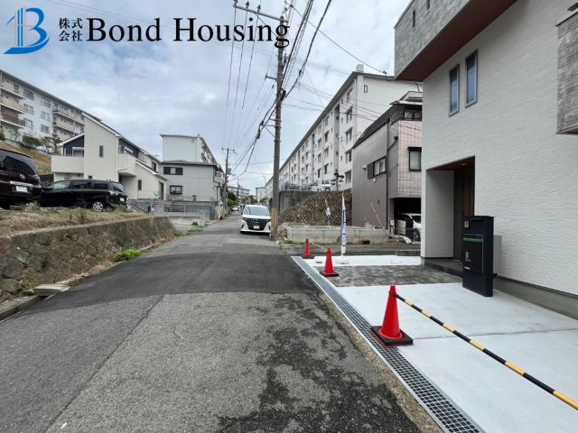 明石海峡大橋望めます　垂水区上高丸１丁目　新築戸建ての駐車場