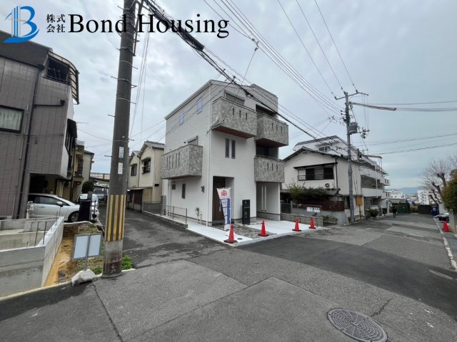 明石海峡大橋望めます　垂水区上高丸１丁目　新築戸建ての前面道路含む現地写真