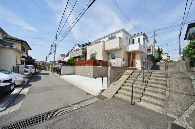 【横浜市保土ケ谷区上菅田町105-170新築戸建て】★仲介手数料無料★（上菅田小学校・上菅田中学校）の前面道路含む現地写真
