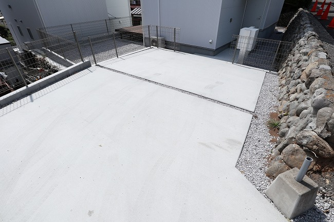 福生市福生575番地戸建の駐車場