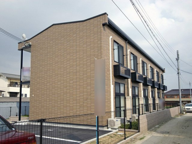 レオパレスリバージュくみの木の外観