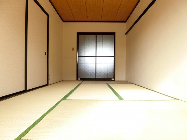 新上野ハイツの和室