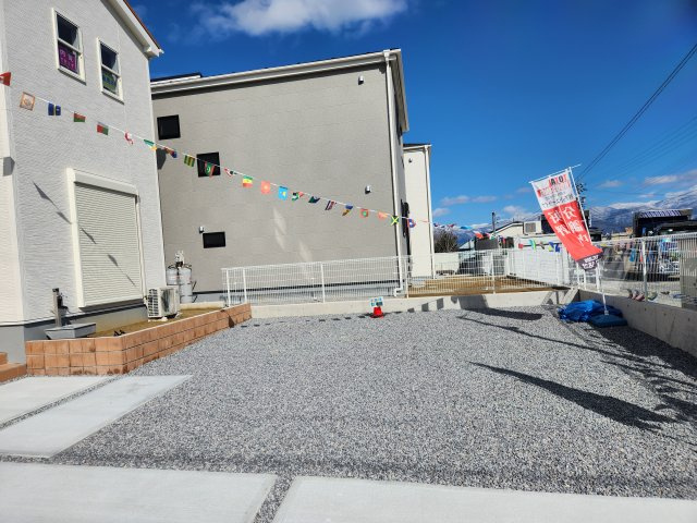 リーブルガーデン.S長野若槻東条第1の駐車場|3台ほど駐車可能です