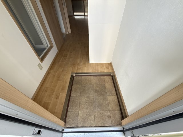 コーポ横関の玄関