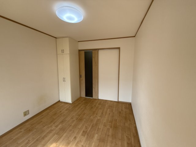 コーポ横関の洋室