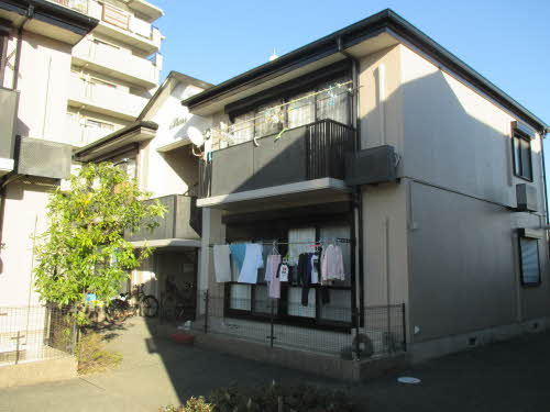 岸和田市額原町のハイツの外観|外観は落ち着いています