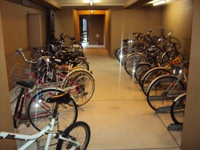 アスヴェル京都御所前Ⅲの駐車場|駐輪場