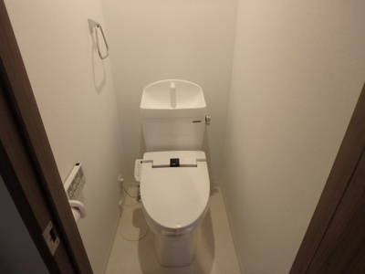 【トイレ】 | ＭＯＲＥＳ　ＶＩＬＬＡ　上ヶ原 | シンプルで使いやすいトイレです